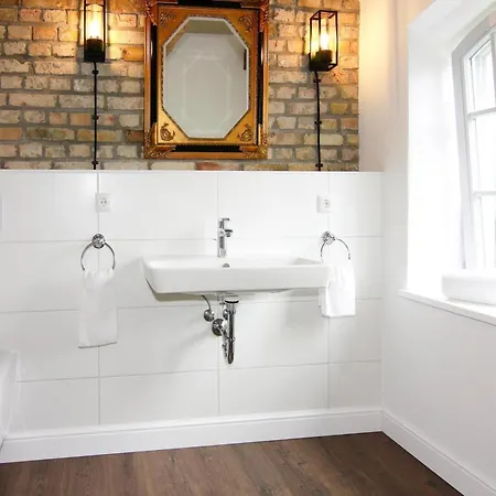 Birgit, Dom wakacyjny *